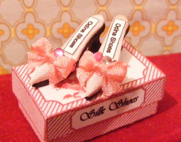 (image for) PINK SILK SHOES